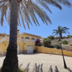 Chalet para reformar en Los Balcones Orihuela Costa. Vivienda con gran parcela y piscina cerca de la playa.